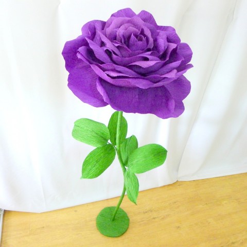 Ростовой бумажный цветок "Фиолетовая роза"